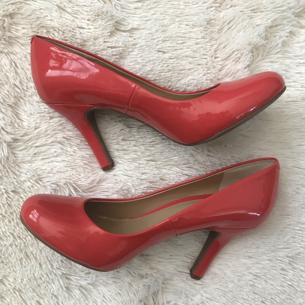 Kelly & Katie Isabel Coral Isabel pump